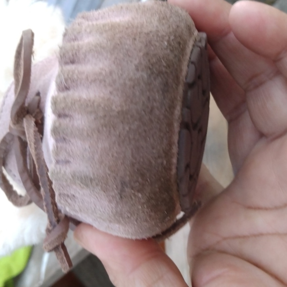 UGG Slippers - Picture 10 of 13